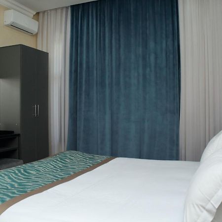 Golden Hotel Bishkek Exterior foto