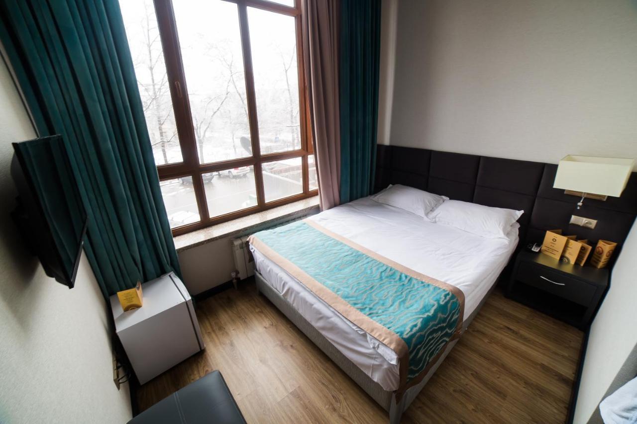 Golden Hotel Bishkek Exterior foto