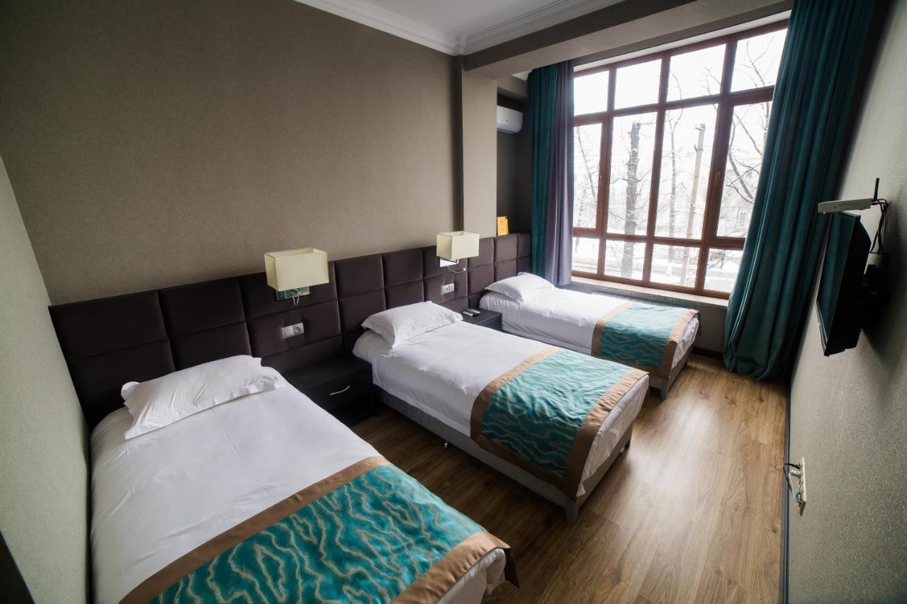 Golden Hotel Bishkek Exterior foto